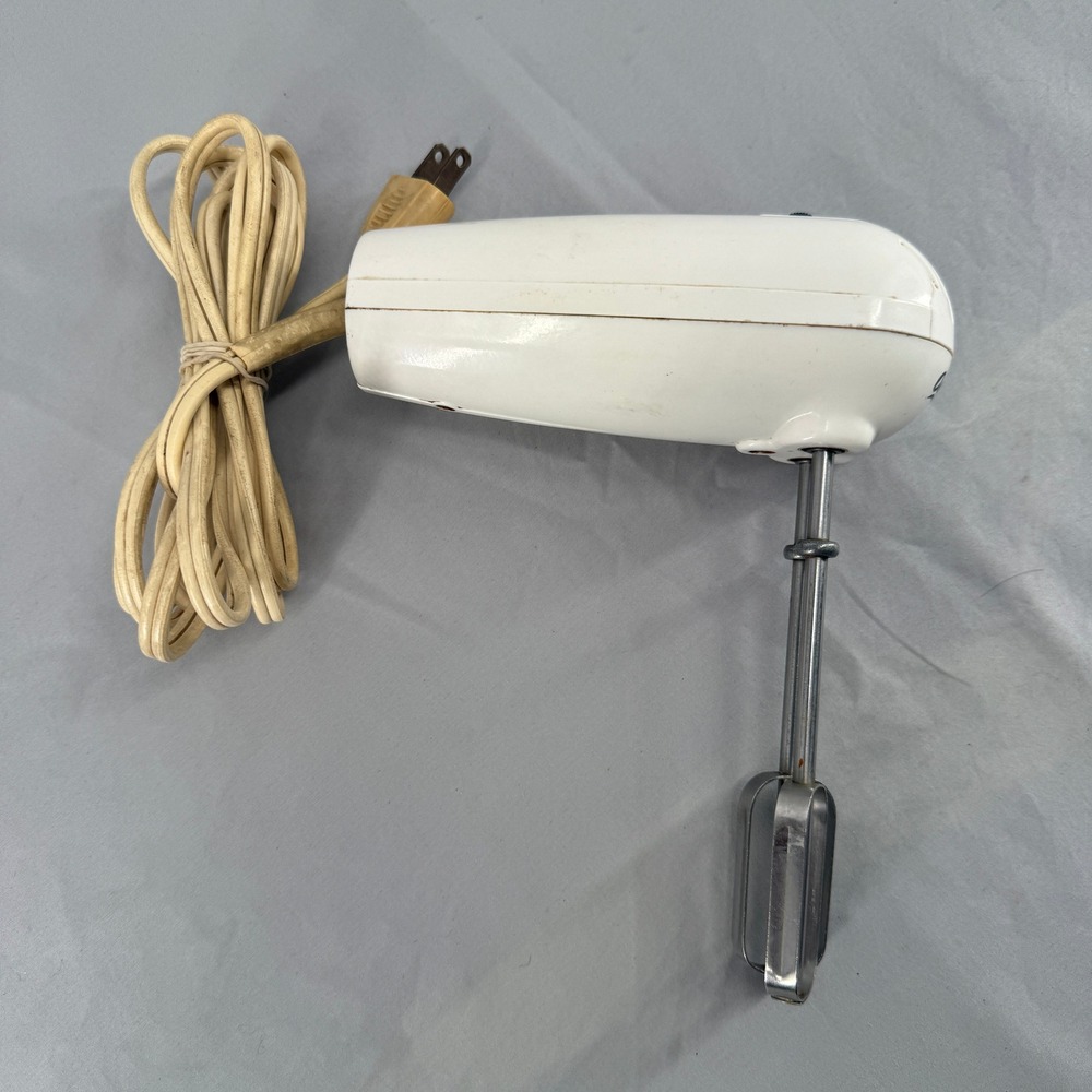 Vintage Osterett Model 400 Hand Mixer White Mid Century Modern Made in USA 55W